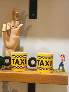 Vandor 1979 Taxi Cups – Retro Yellow Ceramic Pair- vintage